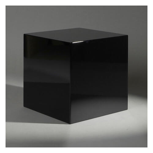 Glossy black lacquered funerary urn, smooth cube, 5 L 2