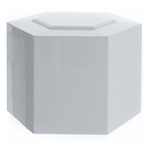 Embossed hexagonal funeral urn with glossy white lacquered finish, 5 L 1