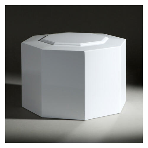 Cremation urn glossy white lacquered ashlar octagon 5L 2