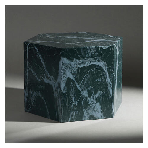 Urne cinéraire hexagone lisse effet marbre vert du Guatemala brillant 5L 2