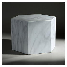 Smooth hexagon cinerary urn with polished Carrara marble effect 5L