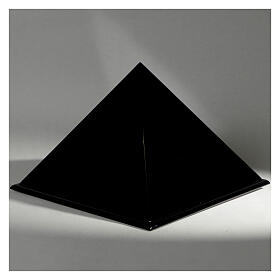 Cremation urn, smooth pyramid with glossy black lacquered finish, 5 L