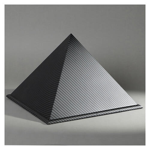 Pyramidal urn, smooth surface with matte carbon-kevlar look, 5L 2