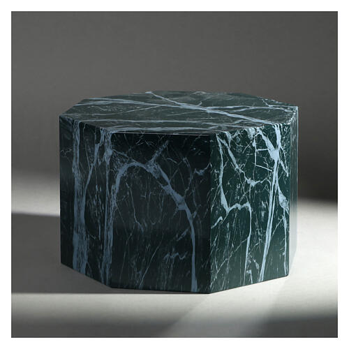 Octagon urn with glossy Guatemala green marble effect 5L 2