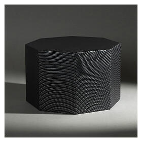 Smooth octogonal urn, matte carbon-kevlar look, 5L