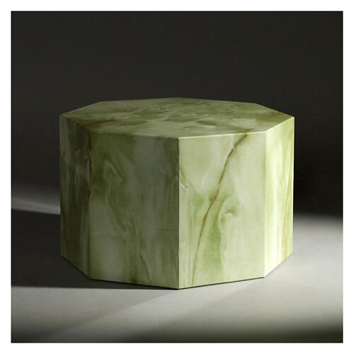 Octagonal funeral urn with shiny onyx effect 5L 2