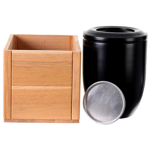 Wooden cremation urn Rhea Val Gardena 2