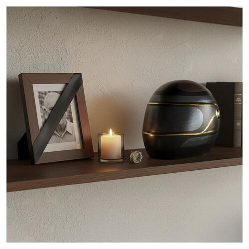 Urne casque moto noir détails or 25x23x30 cm 8 litres 2