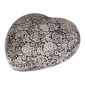 Urne in Herzform, cremeweiß mit schwarzen Blumenreliefs, Keramik – 14×30×29 cm, 5 Liter