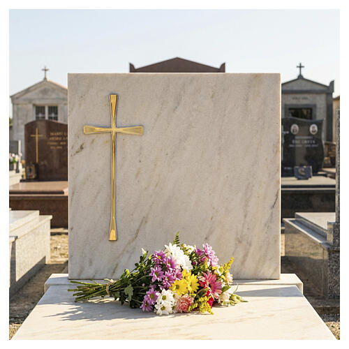 Cruz de parede efeito bronze linha afilada 2