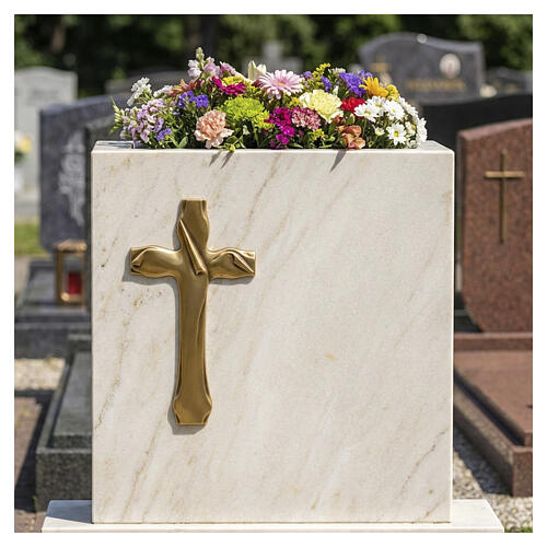 Modern bronze outdoor wall cross, 20x10 cm 2