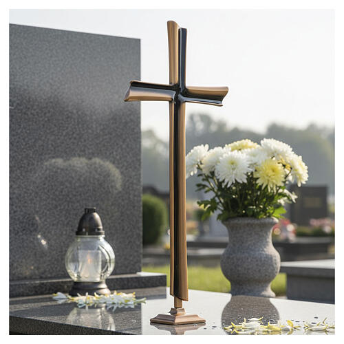 Croix biface couleur bronze sur socle pour extérieur 2