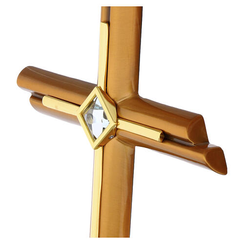 Cruz de parede bronzeada com elemento dourado e cristal para exterior 3