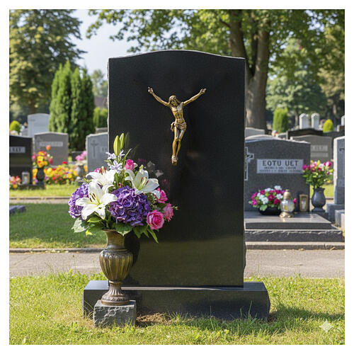 Crucifixo de parede com corpo de Cristo em acabamento bronzeado 2