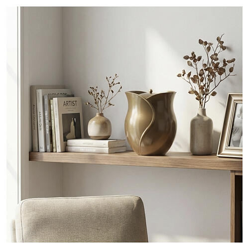 Urne cinéraire en forme de fleur couleur noisette 20 cm 2