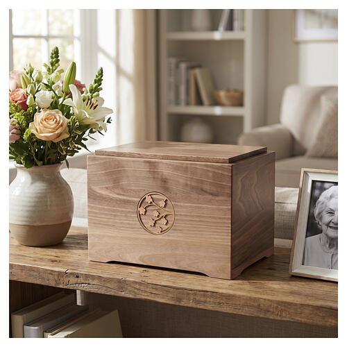Urne cinéraire Liberty noyer italien fleurs laiton plaqué or 24 carats 20x25x20 cm gamme Dona 2