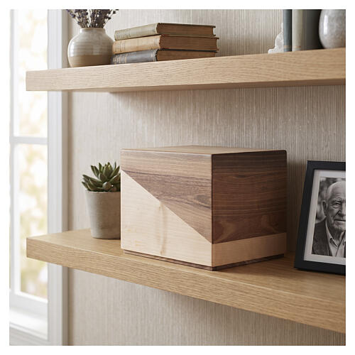 Urna cineraria mod. Iuncti acero con intarsio noce linea Dona 20x25x20 cm 2