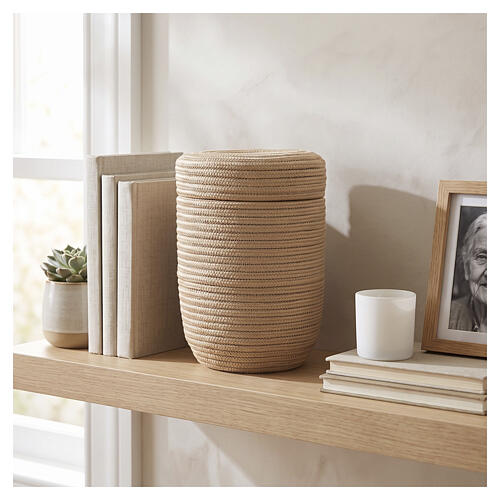 Urne cinéraire InCorda, gamme Shellon couleur sable, avec revêtement tressé 2