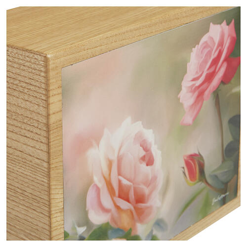 Urna cinerária «Purezza», em madeira de castanheiro, linha Dona, com painel frontal em couro pintado à mão com inserto de rosas, 25x30x10 cm 2