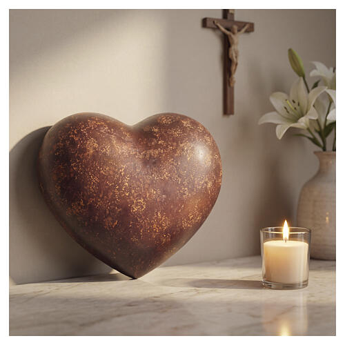 Urna funerária «Cuore Antico» em madeira de tília do Val Gardena 2