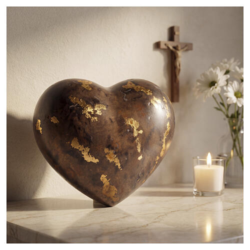 Urne funéraire « Cuore Florence » en bois de tilleul du Val Gardena décoré 2