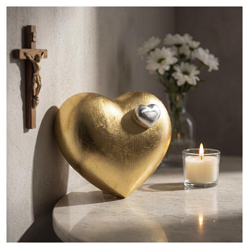 Urna cinerária Val Gardena madeira de tília "Cuore oro" com inserto prateado 2