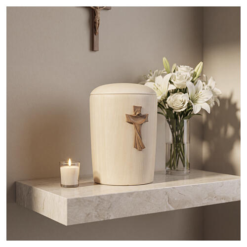 Limewood cremation urn, Val Gardena "Speranza" line, with burnished cross 2