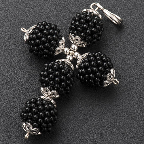 Onyx cross pendant 1,5 cm pearls 2