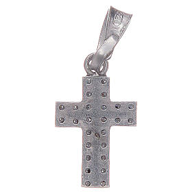 Croix avec zircons transparents en argent 925