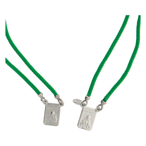 Escapulário prata 925 medalhas retangulares corda trançada verde 2