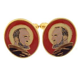 Botões de punho latão dourado São Padre Pio fundo vermelho