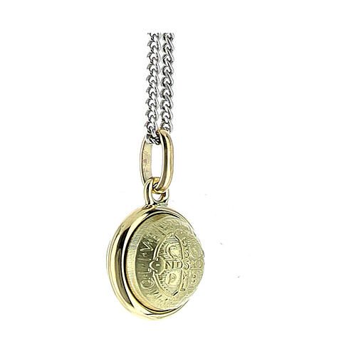 Saint Benedict medal, 18K gold, 4 cm diameter, 3.42 g 4
