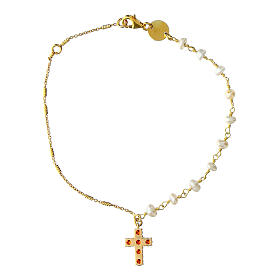 Bransoletka Agios pozłacana, naturalne perły, krzyż z cyrkoniami pomarańczowymi, srebro 925