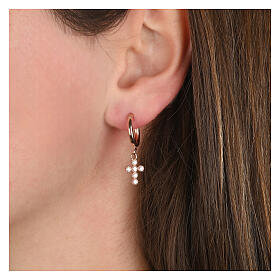 Agios huggie earrings with rosé cross of white rhinestones, 925 silver