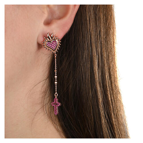 Pendants d'oreilles Sacré Coeur et croix zircons rubis Agios 2