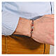 Bracciale con pietre rosa occhio di tigre in tessuto ecosostenibile Benedictus s2
