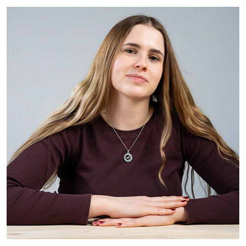 Collier Jubilé 2025 argent 925 zircons verts Agios 3