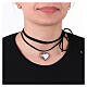 Collar cuerda cuero sintético con corazón abombado acero inoxidable s2