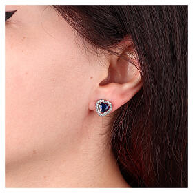 Ohrstecker mit blauem Herz aus Zirkonia und Edelstahl