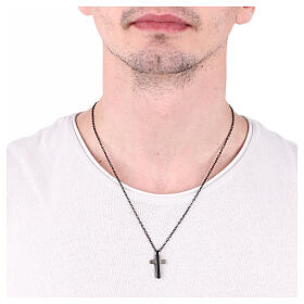 Halskette mit mattschwarzem Edelstahlkreuz
