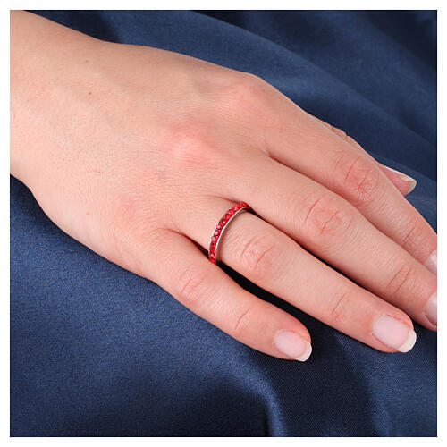 Anello cristalli rossi acciaio inox 2