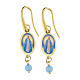 Brincos pingentes em latão dourado com angelita azul-celeste Nossa Senhora das Graças Amen s1