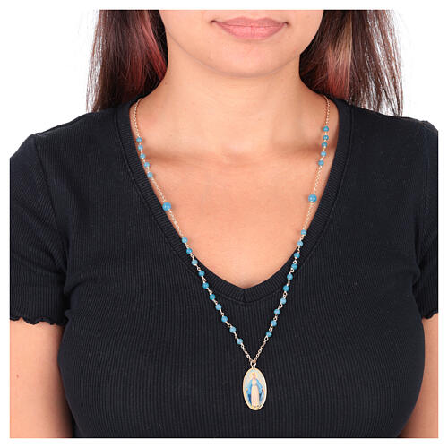 Collana in ottone dorato Amen con angelite celeste Madonna di Medjugorje 2