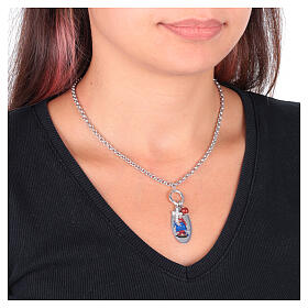Collar de latón rodiado Amen con jaspe rojo y zircones blancos Virgen de Pompeya