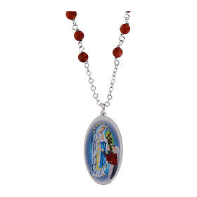 Collar Amen de latón rodiado con jaspe rojo medalla Virgen de Lourdes