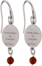 Boucles d'oreilles pendantes Amen Notre-Dame de Lourdes en laiton rhodié avec jaspe rouge