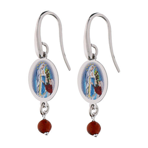 Boucles d'oreilles pendantes Amen Notre-Dame de Lourdes en laiton rhodié avec jaspe rouge 1