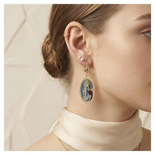 Amen single earring in golden brass with Our Lady of Lourdes oval medal 2