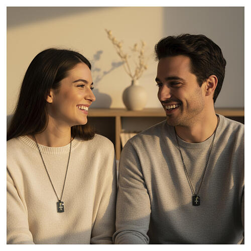 Colar masculino placa em prata 925 com zircões pretos e acabamento em rutênio Benedictus 3