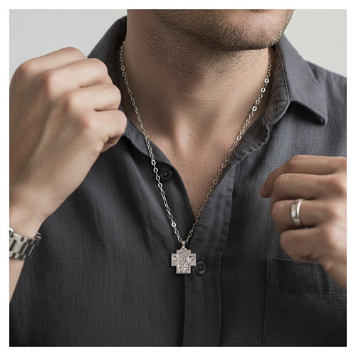 Collier croix Jésus Crucifié en argent 925 rhodié Benedictus 2